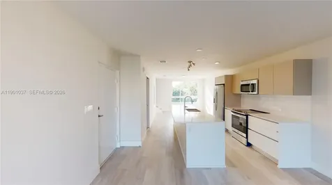 2555 NE 193rd Street Miami FL 33180