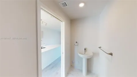 2555 NE 193rd Street Miami FL 33180
