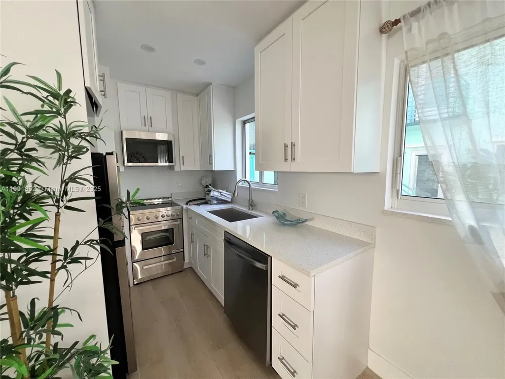 312 Elm Street Hollywood FL 33019