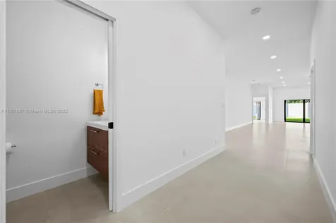 1041 W Lakewood Road West Palm Beach FL 33405