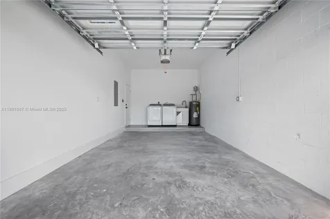 1041 W Lakewood Road West Palm Beach FL 33405