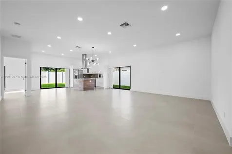 1041 W Lakewood Road West Palm Beach FL 33405