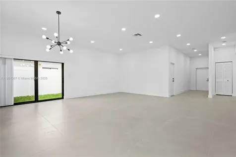 1041 W Lakewood Road West Palm Beach FL 33405