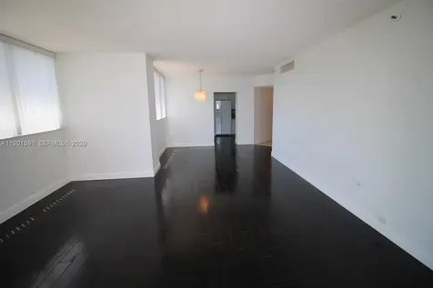 6422 Collins Avenue Miami Beach FL 33141