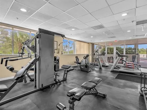 6422 Collins Avenue Miami Beach FL 33141