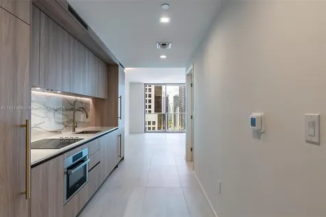 77 SE 5th Street Miami FL 33143