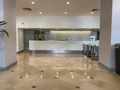 100 Lincoln Road Miami Beach FL 33139