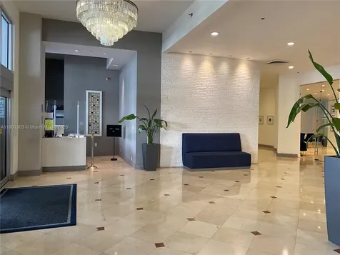 100 Lincoln Road Miami Beach FL 33139