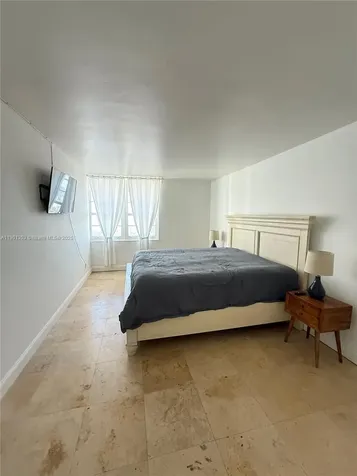 100 Lincoln Road Miami Beach FL 33139