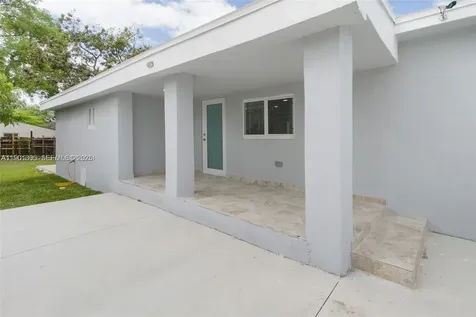 1858 NW 115th Street Miami FL 33167