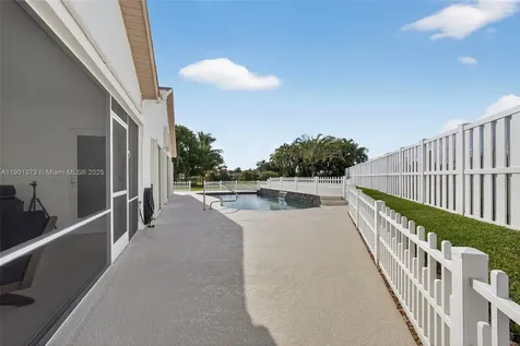 112 Camelot Court Royal Palm Beach FL 33411