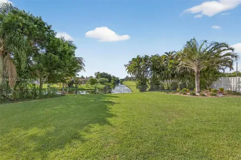 112 Camelot Court Royal Palm Beach FL 33411