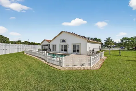 112 Camelot Court Royal Palm Beach FL 33411