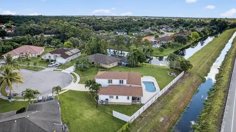 112 Camelot Court Royal Palm Beach FL 33411