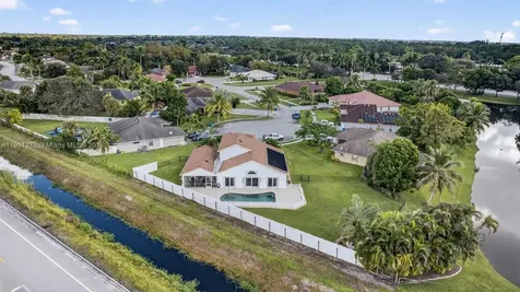 112 Camelot Court Royal Palm Beach FL 33411