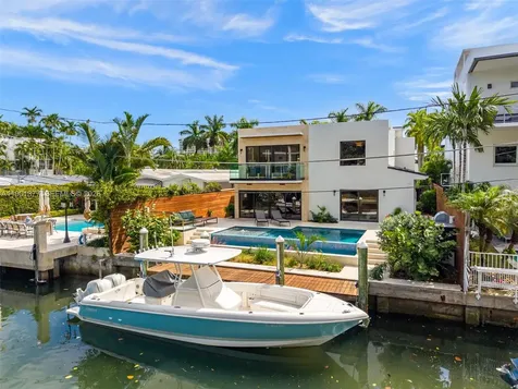 1815 Fairhaven Place Miami FL 33133