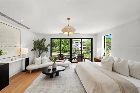 1815 Fairhaven Place Miami FL 33133
