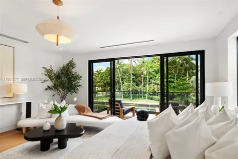 1815 Fairhaven Place Miami FL 33133