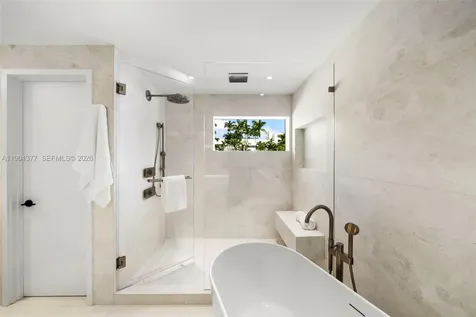 1815 Fairhaven Place Miami FL 33133