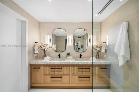 1815 Fairhaven Place Miami FL 33133