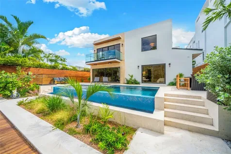 1815 Fairhaven Place Miami FL 33133