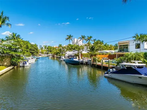 1815 Fairhaven Place Miami FL 33133