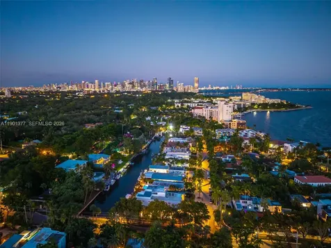 1815 Fairhaven Place Miami FL 33133