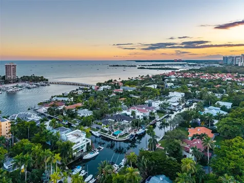 1815 Fairhaven Place Miami FL 33133
