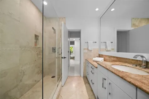 5055 N Bay Road Miami Beach FL 33140