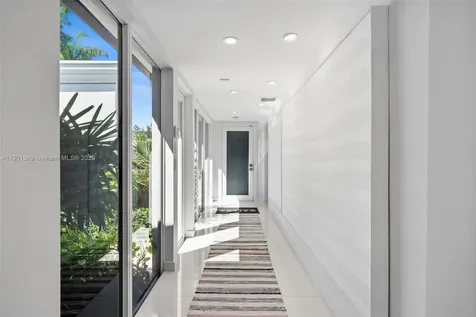 5055 N Bay Road Miami Beach FL 33140