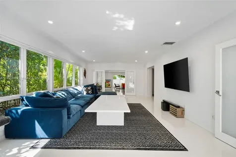 5055 N Bay Road Miami Beach FL 33140