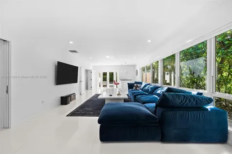 5055 N Bay Road Miami Beach FL 33140