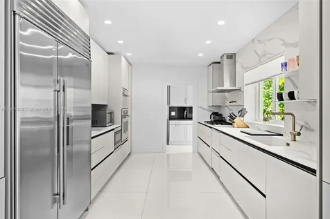 5055 N Bay Road Miami Beach FL 33140
