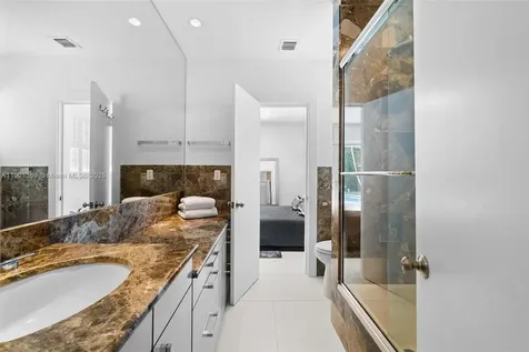 5055 N Bay Road Miami Beach FL 33140