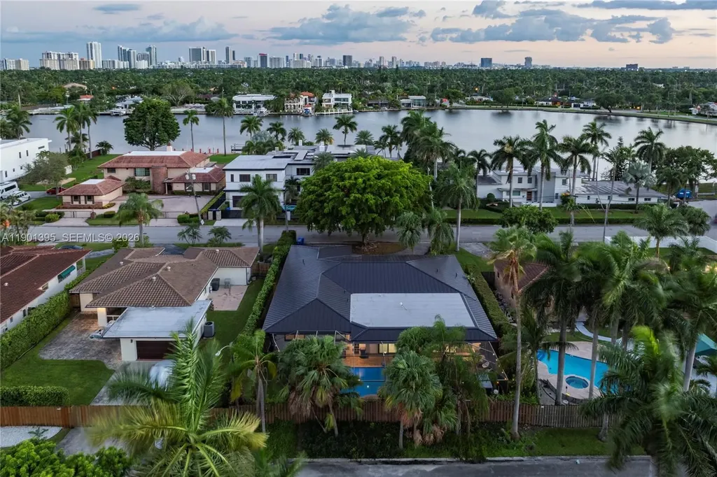 1141 N Northlake Drive Hollywood FL 33019