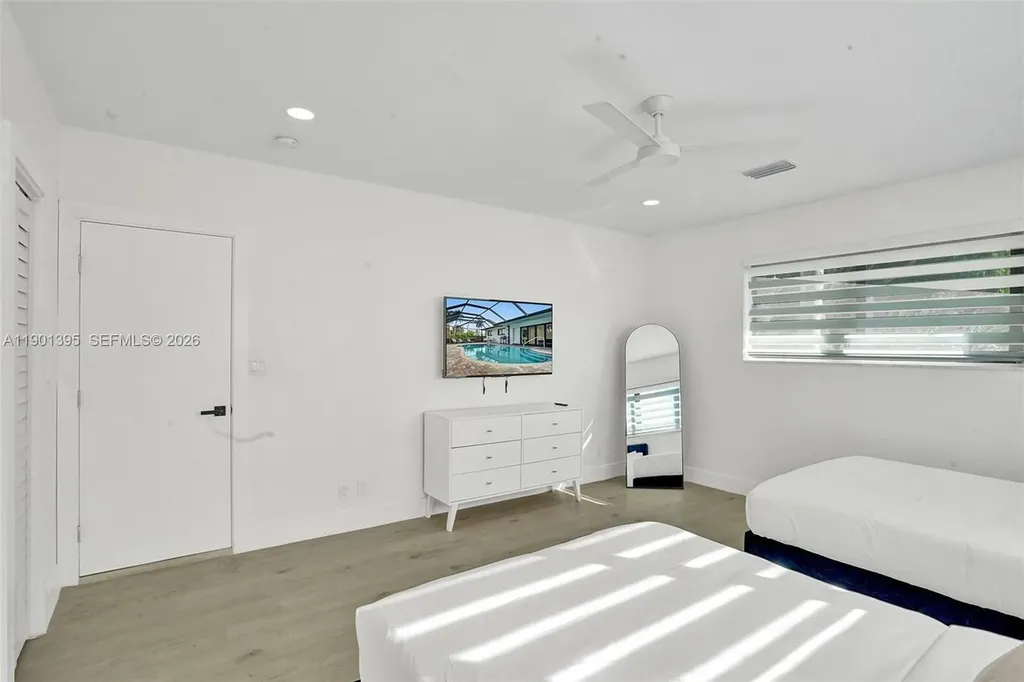 1141 N Northlake Drive Hollywood FL 33019
