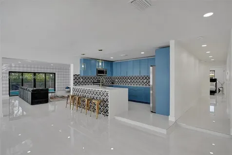 1141 N Northlake Drive Hollywood FL 33019