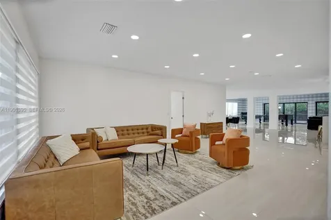 1141 N Northlake Drive Hollywood FL 33019