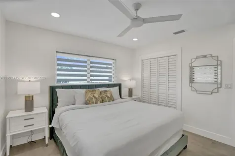 1141 N Northlake Drive Hollywood FL 33019