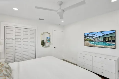 1141 N Northlake Drive Hollywood FL 33019