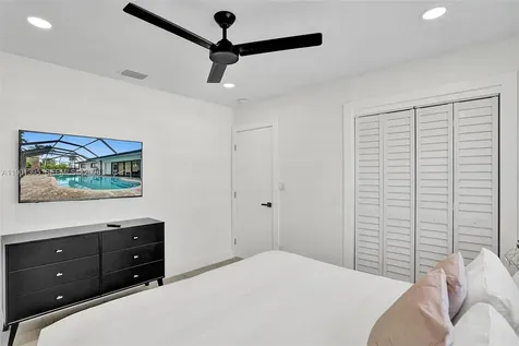 1141 N Northlake Drive Hollywood FL 33019
