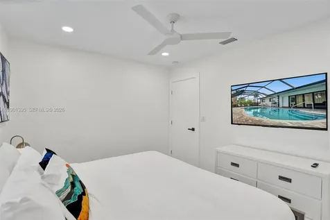 1141 N Northlake Drive Hollywood FL 33019
