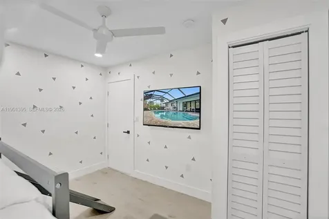 1141 N Northlake Drive Hollywood FL 33019