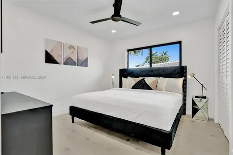 1141 N Northlake Drive Hollywood FL 33019