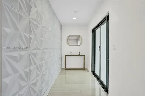 1141 N Northlake Drive Hollywood FL 33019