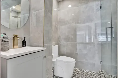 1141 N Northlake Drive Hollywood FL 33019