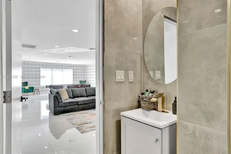 1141 N Northlake Drive Hollywood FL 33019