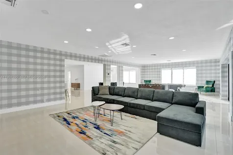 1141 N Northlake Drive Hollywood FL 33019