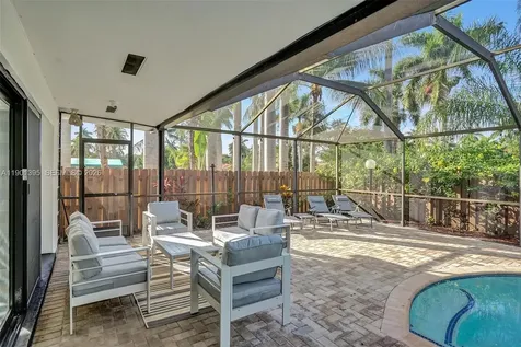 1141 N Northlake Drive Hollywood FL 33019
