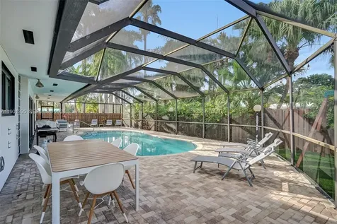 1141 N Northlake Drive Hollywood FL 33019